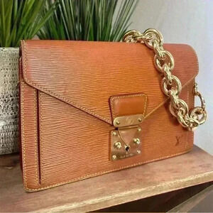 Authentic vintage Louis Vuitton epi clutch ~ brown